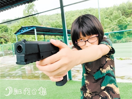 作為江門(mén)戰(zhàn)隊(duì)唯一的女將，李紫涵在“十天集訓(xùn)營(yíng)”中表現(xiàn)出色。