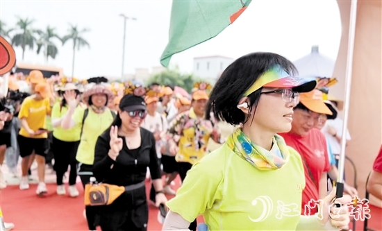 在2023新會區(qū)大鰲鎮(zhèn)“笑蝦蝦”水鄉(xiāng)旅游節(jié)上，全民休閑健步走活動吸引市民踴躍參與。