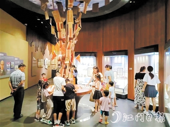 開平豐富的文化展覽，讓市民、游客在這個小長假過得有“知”有味。