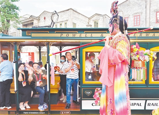 2023華僑華人粵港澳大灣區(qū)大會在我市舉行，全世界通過江門窗口見證僑鄉(xiāng)優(yōu)秀文化魅力、大灣區(qū)發(fā)展活力和中國改革開放成就。