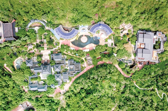 古兜溫泉小鎮(zhèn)是國家AAAA級(jí)旅游景區(qū)。