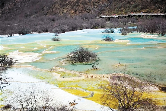 黃龍風景區(qū)被譽為“人間瑤池仙境”。