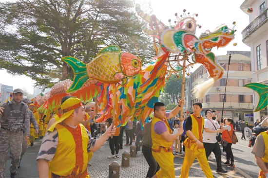龍獅巡游活動(dòng)有體彩公益金的支持。