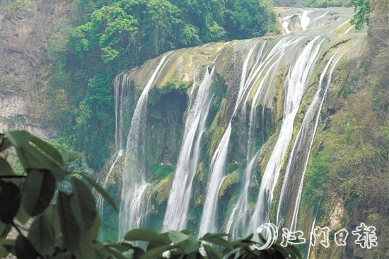 團(tuán)友可以領(lǐng)略黃果樹(shù)瀑布?jí)延^的景象。