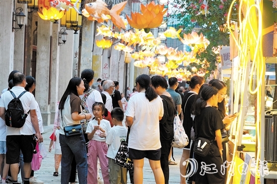 端午假期選擇到縣域旅游的人越來越多。