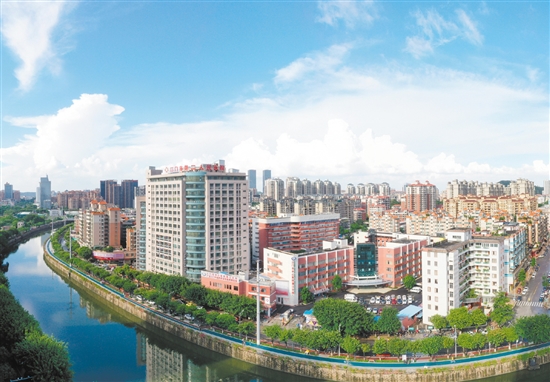 江門市中心醫(yī)院蓬江分院織密醫(yī)聯(lián)體“就醫(yī)網(wǎng)”，為居民提供更高質(zhì)量的醫(yī)療服務(wù)。