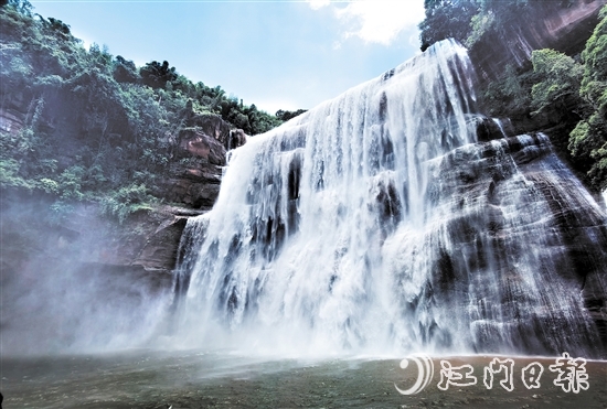 壯觀的黃果樹(shù)瀑布。