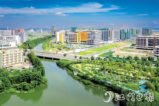 安全應(yīng)急產(chǎn)業(yè)園在2022年以高分獲評國家安全應(yīng)急產(chǎn)業(yè)示范基地創(chuàng)建單位，今年4月榮獲廣東省特色產(chǎn)業(yè)園區(qū)，成為全省首個安全應(yīng)急特色產(chǎn)業(yè)園區(qū)。
