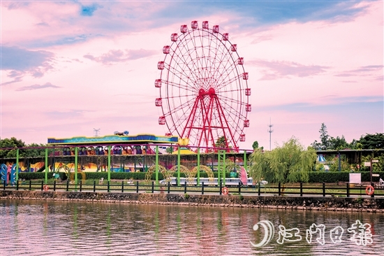 江門長廊生態(tài)園位于禮樂街道，該園區(qū)的摩天輪建成后，增加了對游客的吸引力。