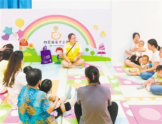 “向日葵親子小屋”舉辦親子主題公益課堂。