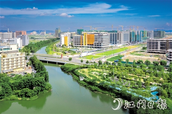 快速“長大”的江門安全應(yīng)急產(chǎn)業(yè)園，是江海區(qū)與奮斗“搭子”們的收獲之一。周華東