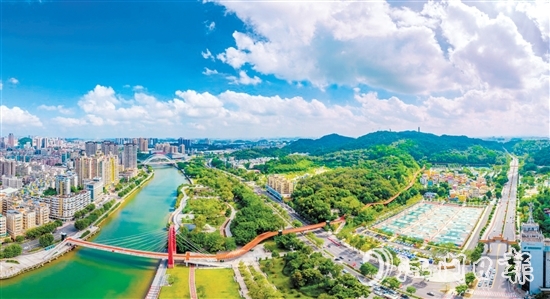 江海區(qū)統(tǒng)籌山、水、林、田，打造現(xiàn)代化、具有地方特色的高端生產(chǎn)生活生態(tài)環(huán)境。圖為城央綠廊。彭偉宗
