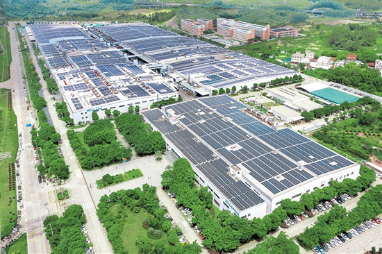 廣東海信電子有限公司位于江沙示范園區(qū)，年產平板電視510萬臺、液晶模組屏640萬片，產品包含4K電視、智能電視等。
