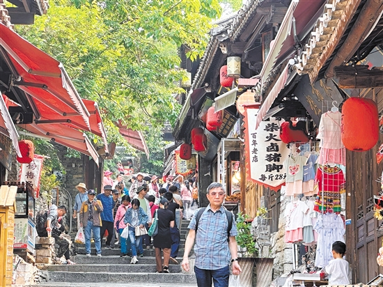青巖古鎮(zhèn)古色古香。