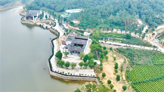 來蘇村山水人家文旅項目，規(guī)劃建設(shè)一個集山水田園、健康養(yǎng)生、茶文化等為一體的鄉(xiāng)村自然生態(tài)景區(qū)。