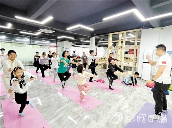 江海區(qū)為產(chǎn)業(yè)工人家庭提供貼心的暑期惠民活動(dòng)，充實(shí)市民暑期生活。劉瓊
