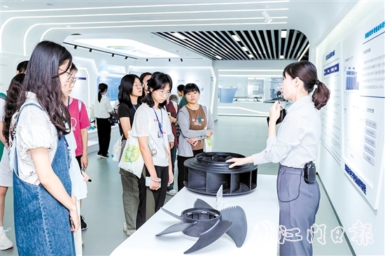 大學(xué)生走進(jìn)廣東奇德新材料股份有限公司，了解江海制造。