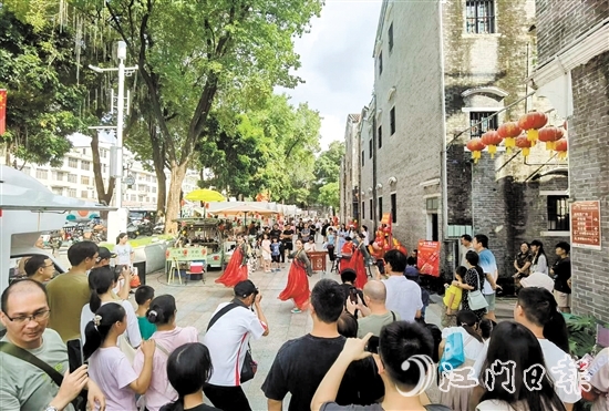 “月滿啟明里”中秋游園會熱鬧非凡。