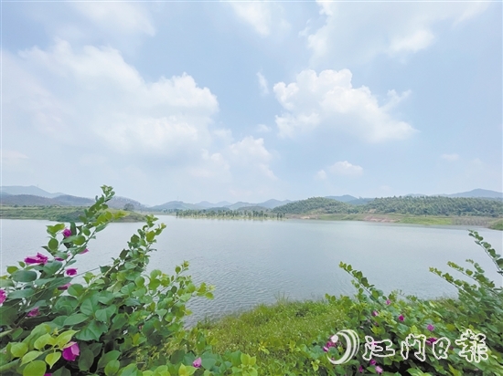 源林投資（廣東）有限公司投資以宅梧鎮(zhèn)青年水庫為依托，打造源林生態(tài)樂園項目。