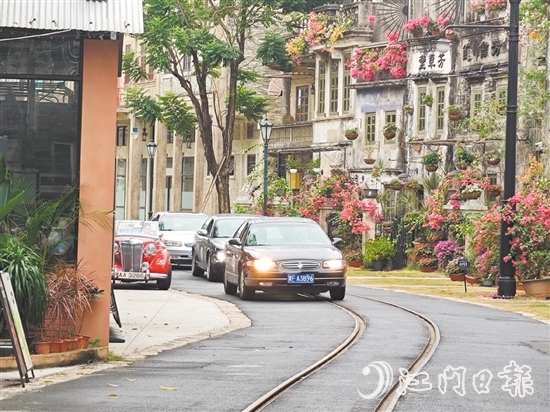 拉力賽吸引了不少來自香港、澳門、深圳、東莞等地的選手參賽，他們駕駛愛車，暢游赤坎華僑古鎮(zhèn)。