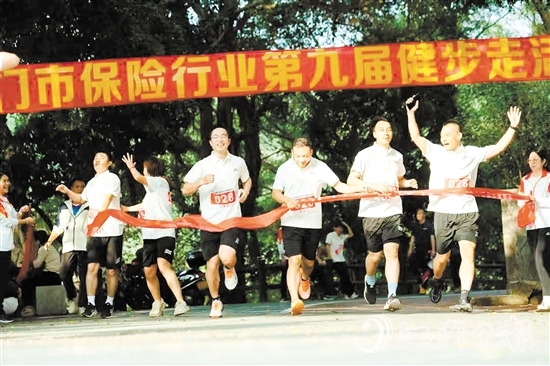 選手們正在沖刺。