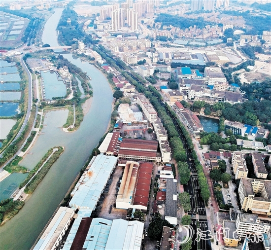 四通八達的縱橫路網(wǎng)。