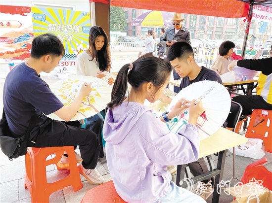 中福社區(qū)創(chuàng)新打造的“親鄰之家”環(huán)境優(yōu)美、設(shè)施齊備。