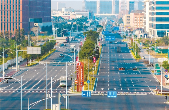 江海區(qū)交通路網(wǎng)逐漸完善，為經(jīng)濟(jì)發(fā)展注入澎湃動(dòng)力。
