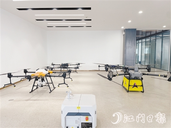位于江門人才島的廣東啟行內(nèi)擺放著大型無人機。