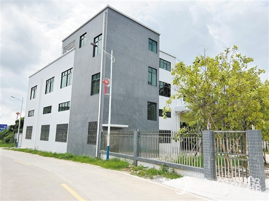 下洞村將破舊粉廠改建成標準廠房，吸引企業(yè)進駐。