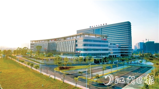 鶴山全力保障民生領(lǐng)域重點(diǎn)項(xiàng)目建設(shè)，圖為鶴山市人民醫(yī)院新院區(qū)。