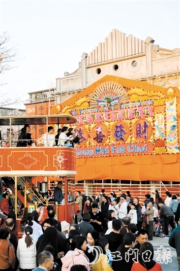 春節(jié)假期，赤坎華僑古鎮(zhèn)游人如織。