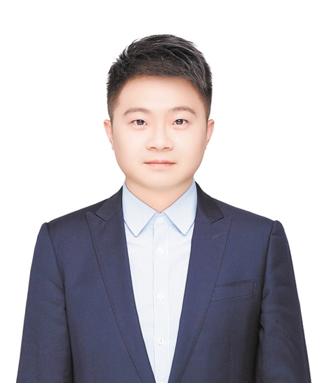 江門市青年企業(yè)家聯(lián)合會常務(wù)副會長、江門市長河化工實業(yè)集團有限公司總經(jīng)理趙立衡