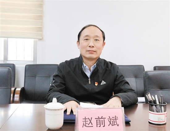 市統(tǒng)計(jì)局黨組成員、二級調(diào)研員趙前斌