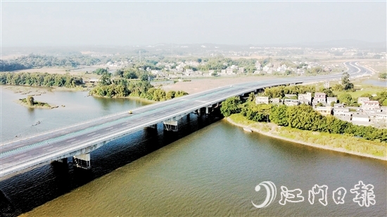 縣道X557橋牛線煥然一新，助推農(nóng)文旅融合發(fā)展。