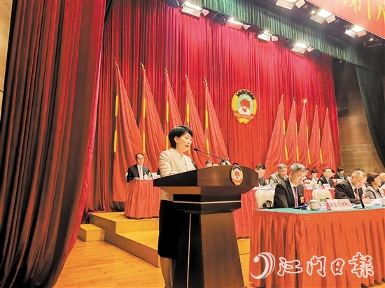 致公黨新會區(qū)總支部委員會代表盧少芳。