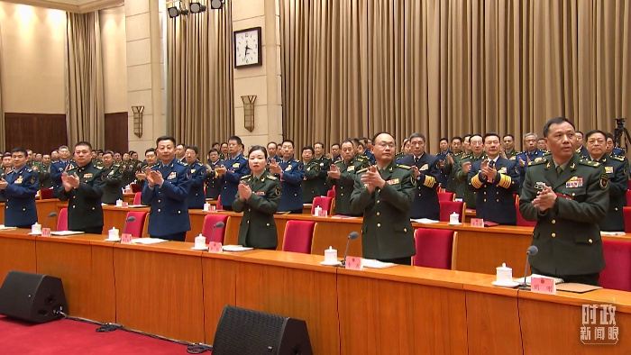 △2025年3月7日，解放軍和武警部隊代表團(tuán)全體會議現(xiàn)場。