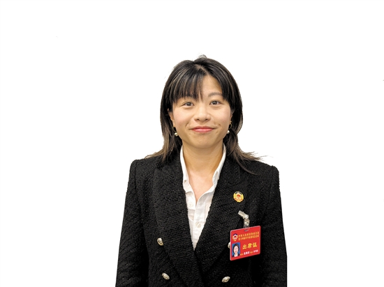 開平市政協(xié)委員、澳門開平青年會副會長伍雅芬