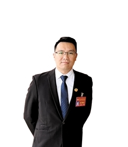 開平市政協(xié)委員、民盟開平市委員會專職副主委張偉津