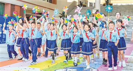 今年，江海區(qū)將全力構(gòu)建高質(zhì)量教育體系，推動區(qū)域教育優(yōu)質(zhì)均衡發(fā)展。