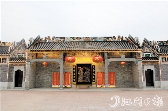 復(fù)春馮公祠建筑雄偉大氣，是典型的嶺南祠堂特色建筑。