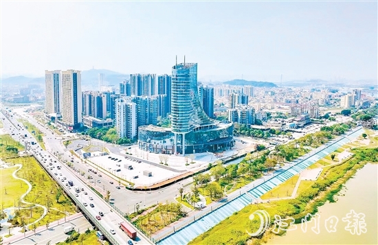 從工業(yè)重鎮(zhèn)到宜居新城，外海書寫“煙火氣”與“國際范”并存的“城市美學”。圖為外海希岸酒店。邱昱