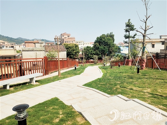 后山公園曾經(jīng)雜草叢生，現(xiàn)在改造成為村里的一個“綠色空間”。