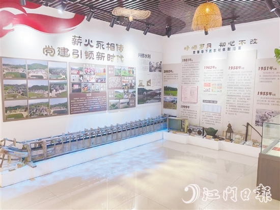 大田鎮(zhèn)“石山印記”村史館中的龍骨水車已有多年歷史。