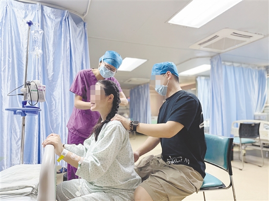 準爸爸可以在準媽媽陣痛時給予鼓勵。