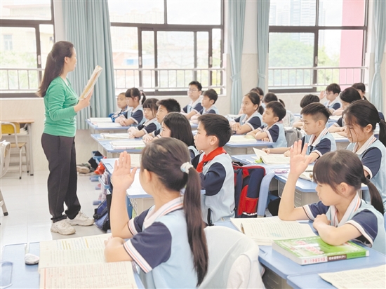 嶄新且先進(jìn)的教學(xué)設(shè)施，為學(xué)子們提供了一個優(yōu)美寧靜的學(xué)習(xí)天地。