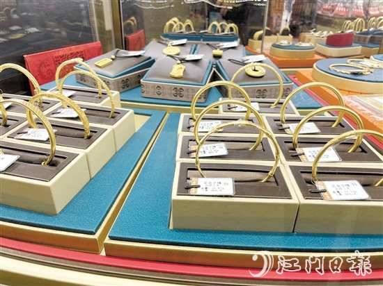 周大福、六福珠寶等金飾價(jià)格重回每克960元。