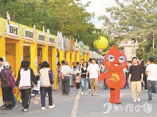 4月11-13日，四九鎮(zhèn)藝術(shù)嘉年華舉行，累計(jì)吸引超過兩萬(wàn)人次參與活動(dòng)。