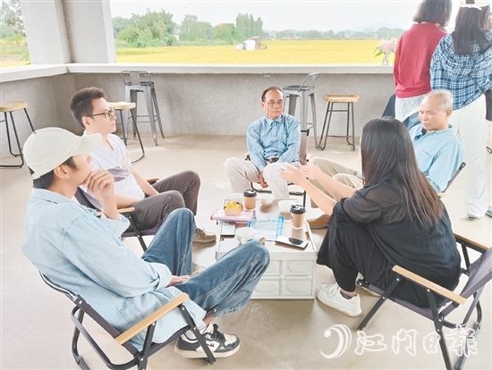 經(jīng)過修葺的謝永寬故居不僅在庭院設(shè)計上融入紅色文創(chuàng)元素，還在周邊創(chuàng)新引入稻田咖啡館業(yè)態(tài)。