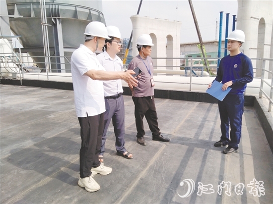 三江鎮(zhèn)多個(gè)部門(mén)到企業(yè)開(kāi)展“綜合一體查”上門(mén)服務(wù)行動(dòng)。